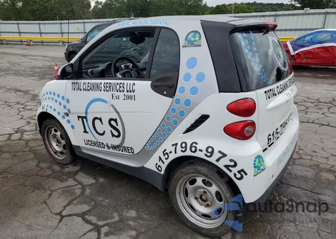 2011 Smart Fortwo Pure z USA, uszkodzony, nr VIN WMEEJ3BA0BK423700